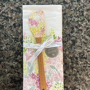 Hand towel with spatula gift set